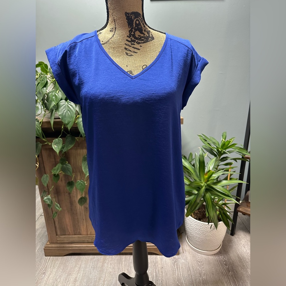 Express v-neck blouse, size small. NWT.